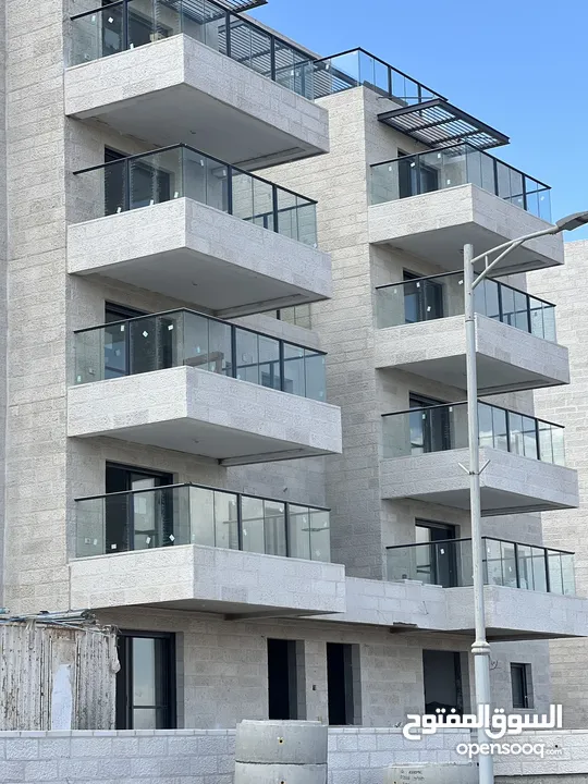 بورجلا ألمنيوم   متوفره حسب الطلب جميع المقاسات و الألوان    مع امكانيه اضافه إضاءه مخفيه