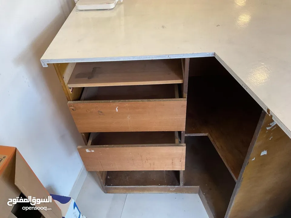 Office Desk for urgent sale in Zinj