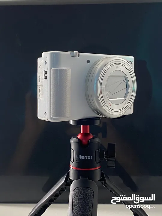 كاميرا سوني ZV1 للفلوقات تصوير 4K مع جميع معداتها