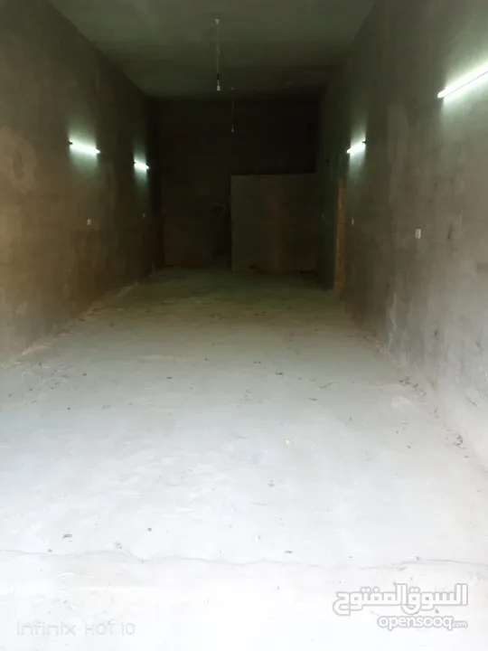 مخزن حديث بمساحة 54 متر مربع للايجار شارع الرئيسي بين محافظة اربد وعحلون