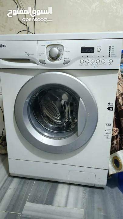 غسالة LG استعمال نظيف و بحالة جيدة جدا