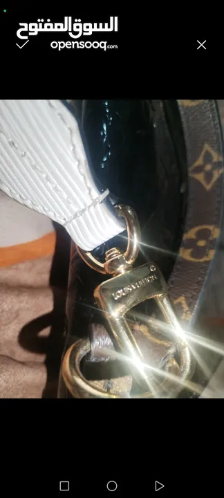 حقيبة يد نسائية ماركة LOUIS VUITTON للبيع لون اسود