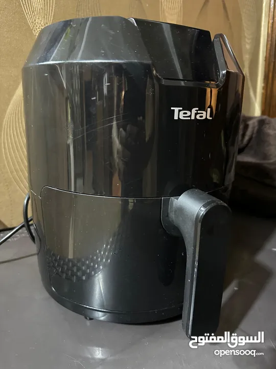 قلاية هوائية تيفال XL بحالة ممتازه وسعر مناسب  tefal easy fry XL air fryer, great condition