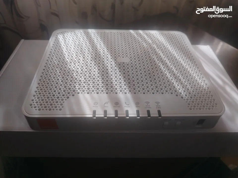 راوتر فايبر بزبط يكون مقوي اشارة عدد 2 + مقوي شبكة tp-link جميع الاجهزة بحالة ممتازة