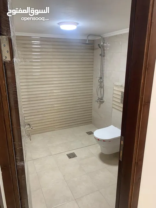 شقة طابو للبيع كاش فقط ، مشطبة جاهزة للسكن نابلس قرب الجامعة القديمة في المخفية الشارع الرئيسي