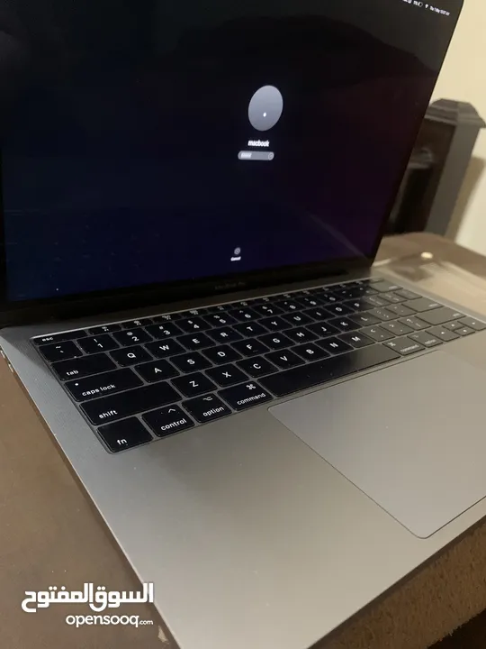 MacBook Pro 13" 2017 - i7 / 16GB RAM / 500GB SSD - نظيف جداً