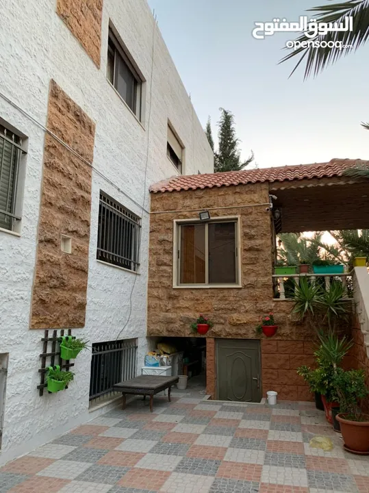 بيت في مرج الحمام بسعر مغري عباره عن عماره خاصه 3 طوابق