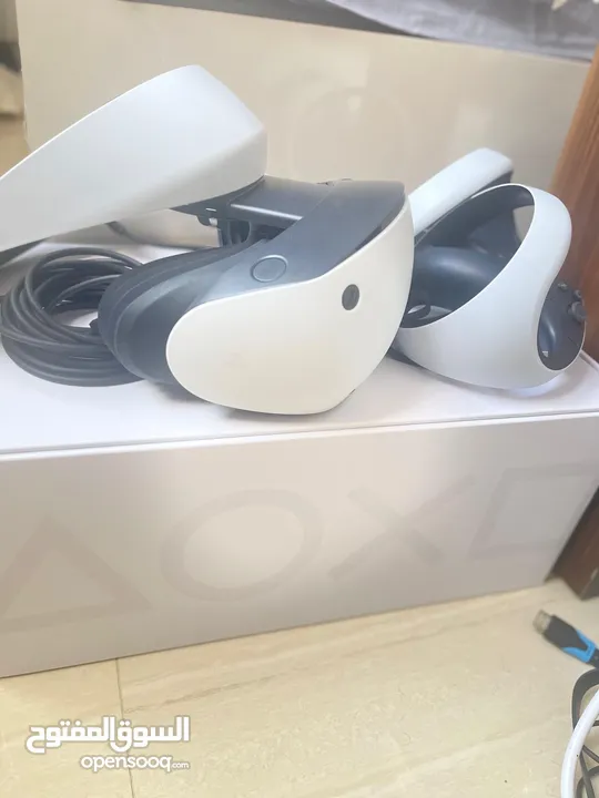 PS VR 2 اخر اصدار الشرق الاوسط كامل مع ملحقاته والكرتون الاصلي