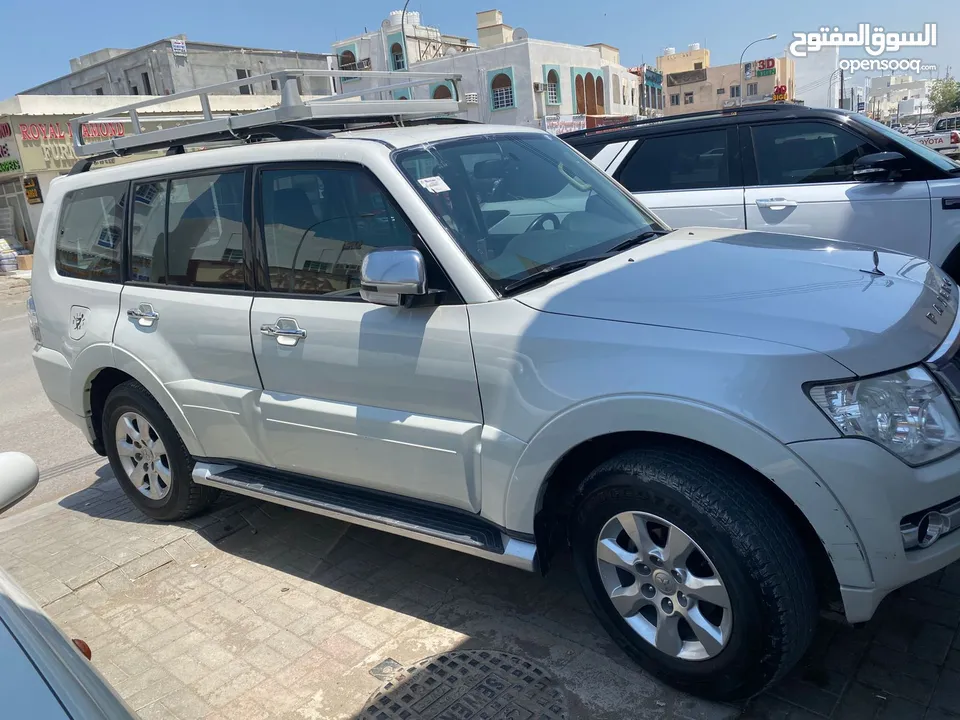 Mitsubishi pajero 2015