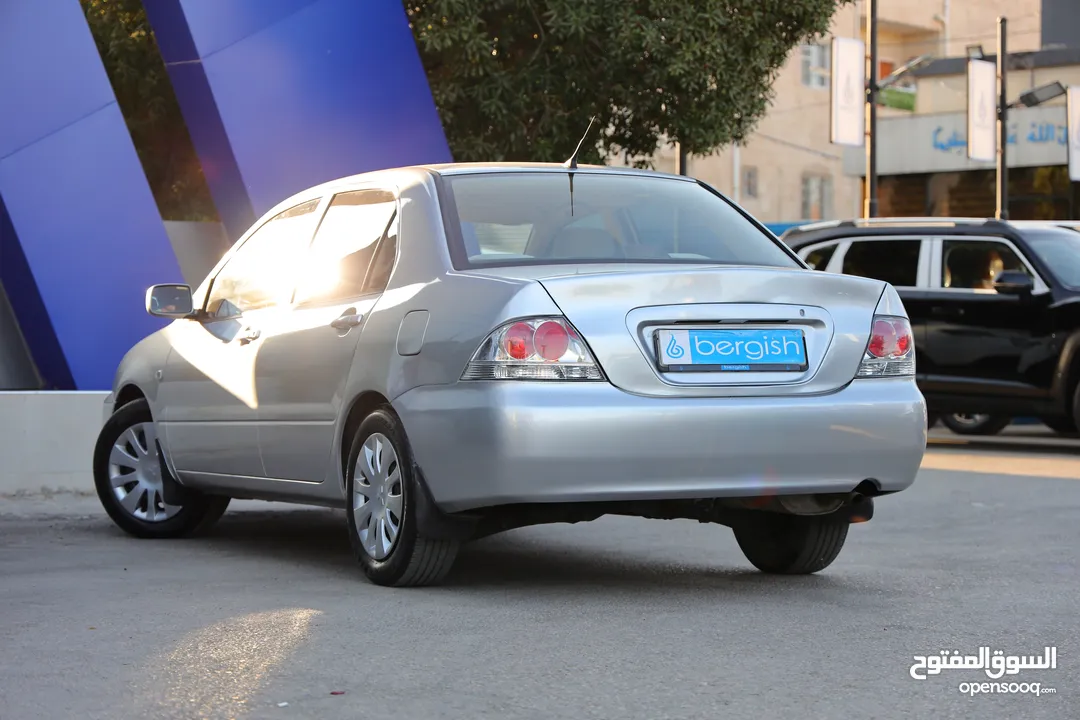 ميتسوبيشي لانسر 2011.