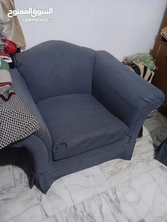 للبيع طقم بحالة جيدة جدا                     .....................................................