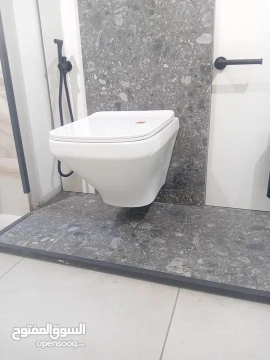 مخزن واسع مسحه 600م مربع ارتفاع 6 امتار موقع مميز   رام الله شارع جريده الايام