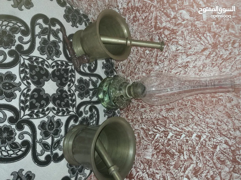 قطع تراثية قديمة وجميلة ذات طابع عربي أصيل