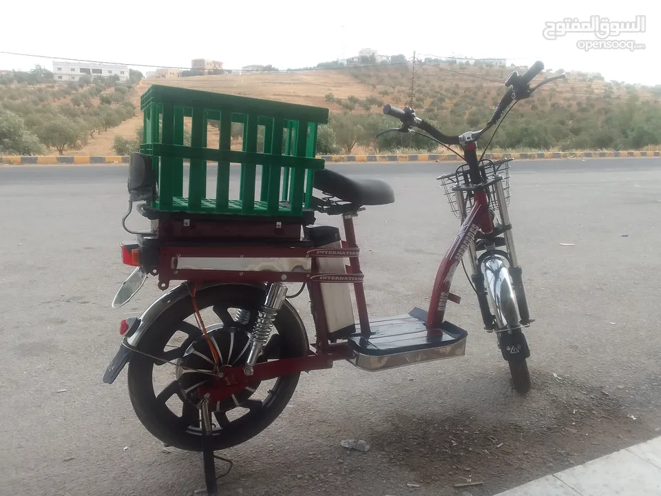دراجة كهربائية للبيع إستعمال بسيط شبه وكالة محرك1500 كف800 بطارية48/15 تمشي 20 كيلو بالشحنة أقل شي