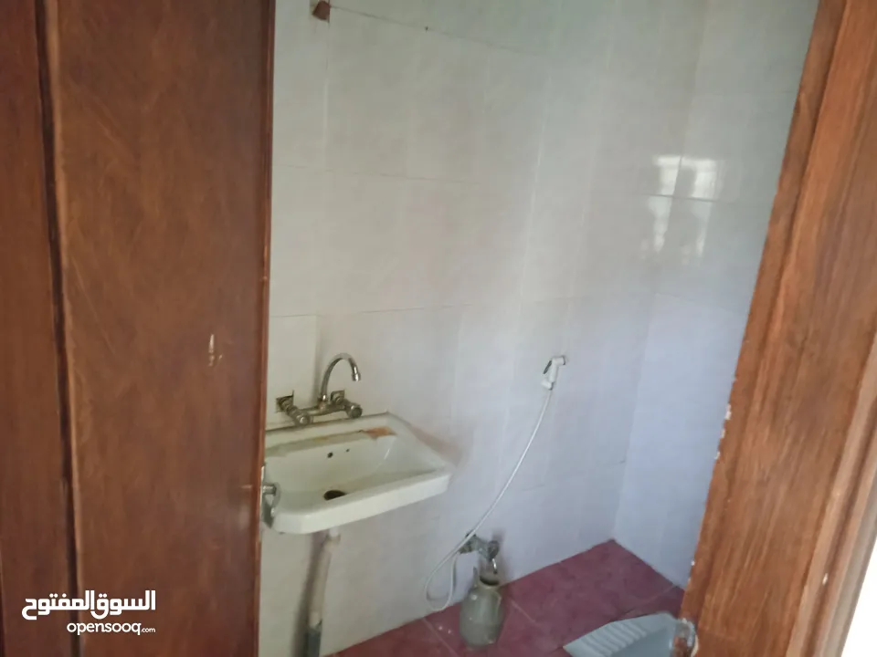 شقه للايجار بالقرب من دوار البياضه  تلفون