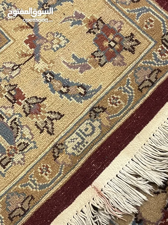 سجادة يدوية (حرير مع صوف طبيعي جودة عالية) مختوم ختم العائلة   Hand knoted high quality rug
