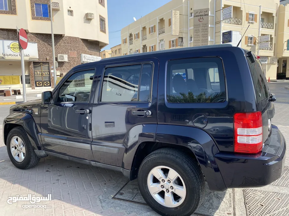 Urgent sale 2011 Jeep in excellent condition