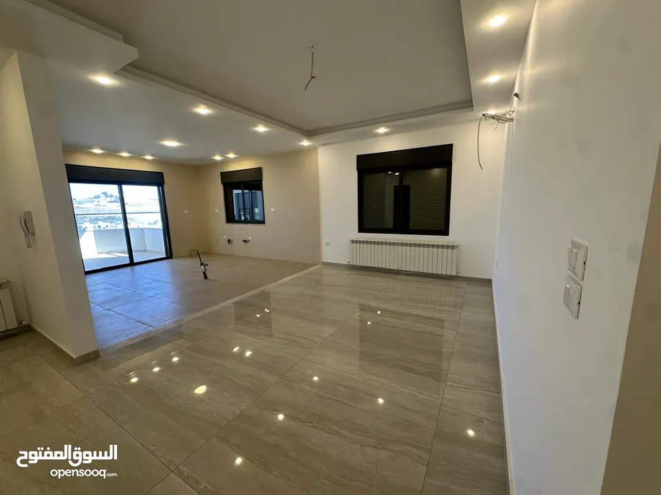 Unfurnished apartment for sale in Dahyet Al Nakheel ( Property 41662 )-174701078