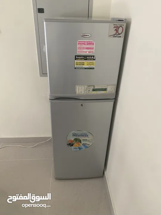 Small fridge (137L)