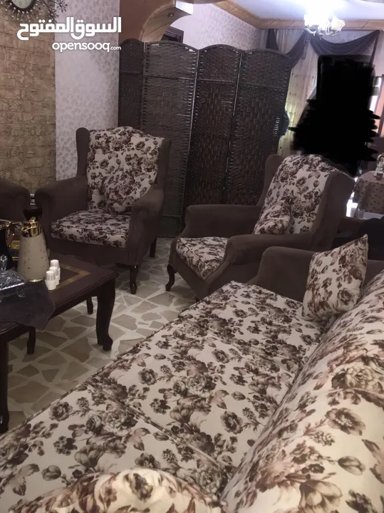 طقم كنب 7 مقاعد مع   للبيع