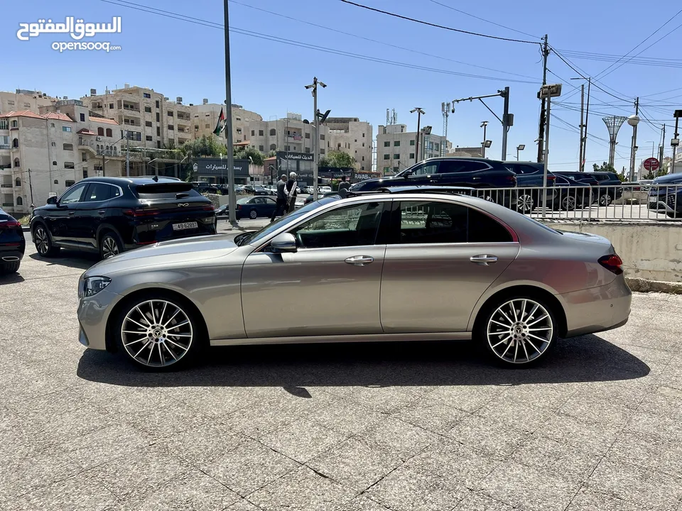 مرسيدس E350 AMG ذهبي 2022 اعلى مواصفات بحالة الزيرو مميزة جدا جمرك جديد