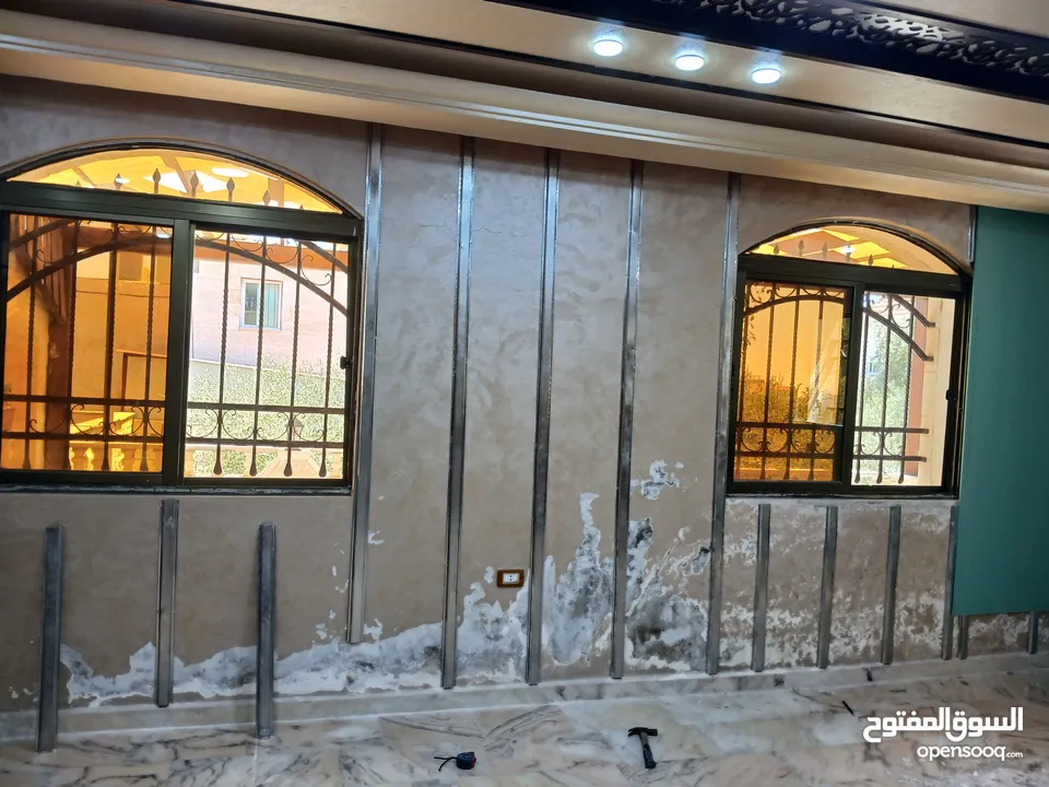 كافه عمال الدهانات وديكورات عزل رطوبه الون  رش حبيبات رش حديد رش بواب دقه بل عمل تسليم هندسه  الموعد