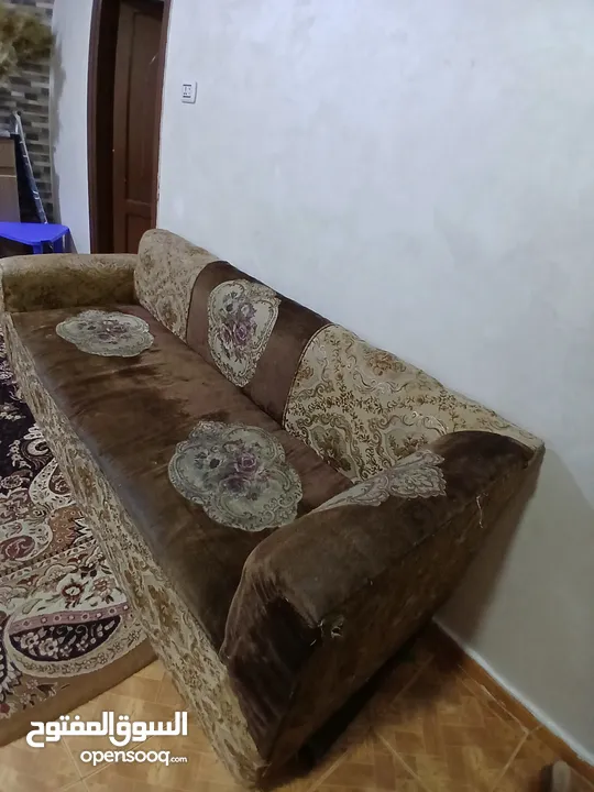 كنب جلوس مستعمل بحالة جيدة