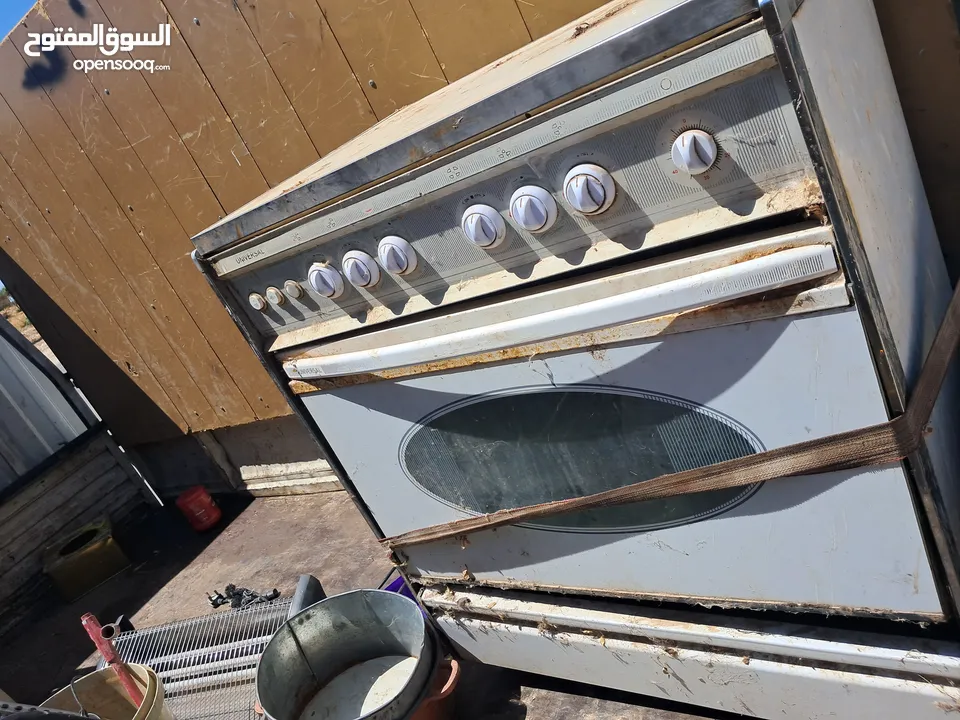 شراء نشتري جميع أنواع افران غاز فرن غاز بلد ان غاز ارضي غاز وفرن مهما كانت حالته
