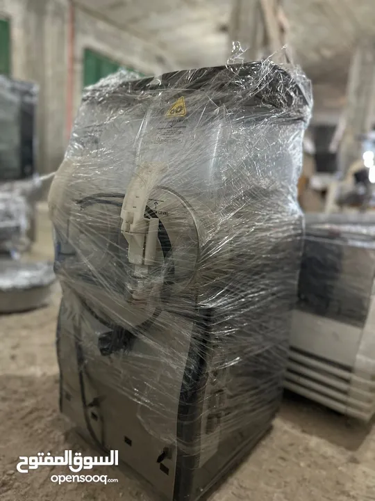 عدة محل كوكتيل كاملة مع طاولات وكراسي للبيع