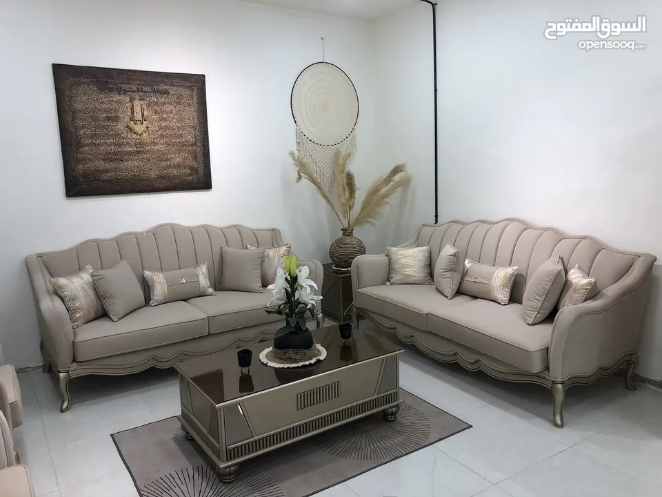 طقم كنب صالون محلي 2 ثلاثية و 2 مفرد، 7 مقاعد أو 8، حفر زان صلون نخب تشطيب عالي الجودة