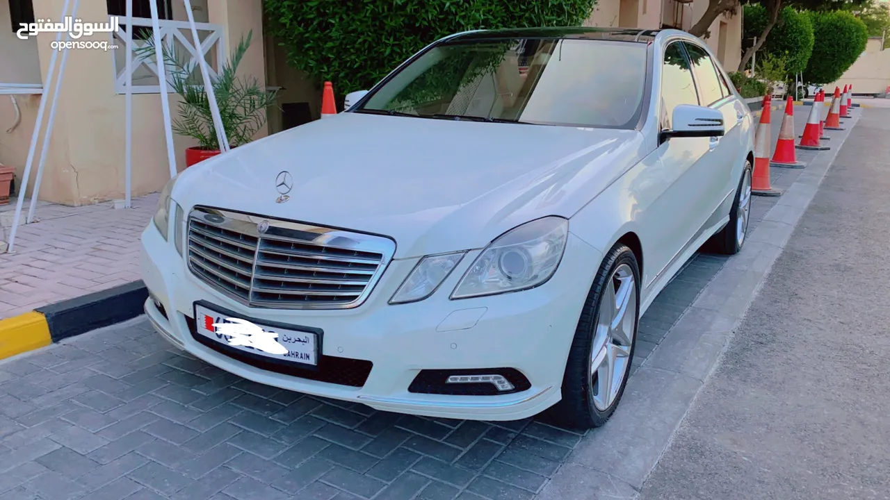 للبيع E300 بانوراما قمة النظافة For sale: Mercedes E300, full option, top-notch cleanliness