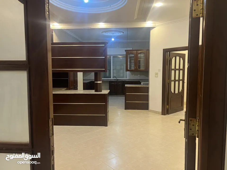 قصر فيلا فخمة جدا للبيع في الجبيهه