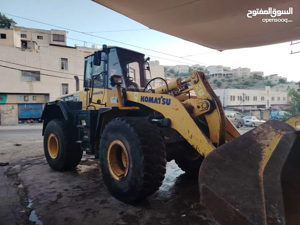 جرافه كوماتسو للبيع موديل 2006 380 داش فايف
