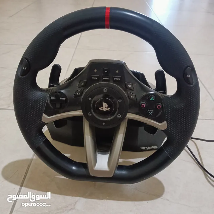 سترينج بلايستيشن اصلي من شركة بلايستيشن مستعمل بحالة الوكاله تم استعماله مرتين فقط يشتغل على ps4 ps3