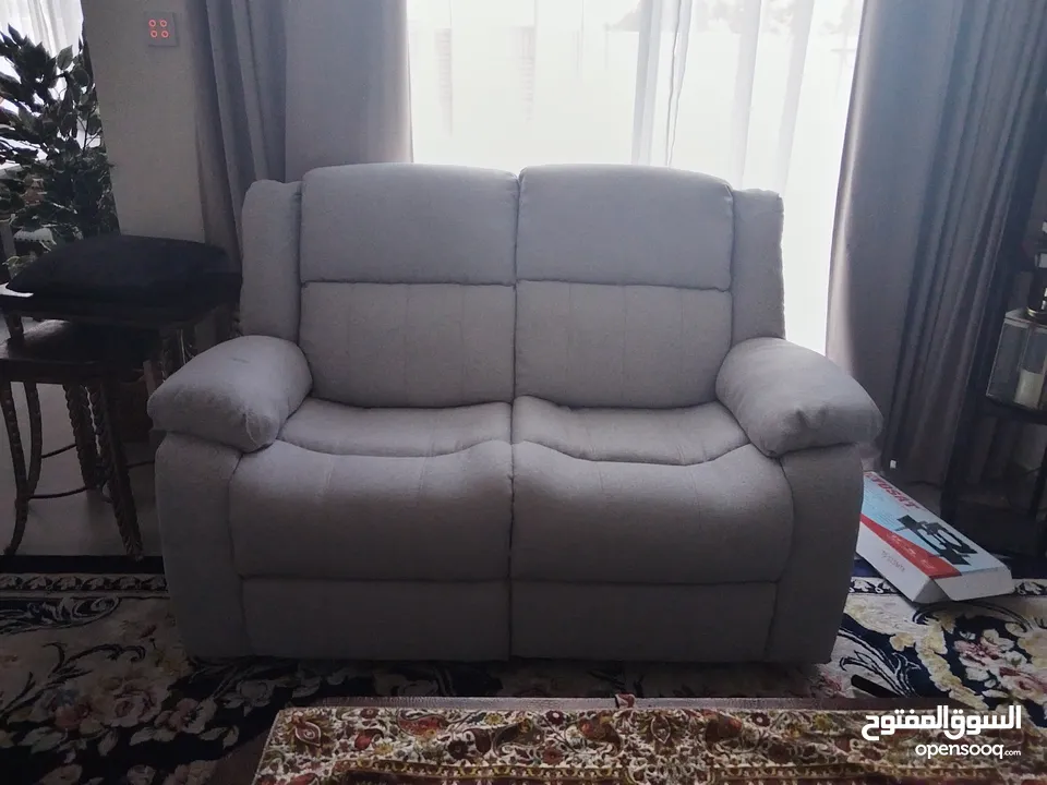 new set of sofa from united furniture free of pets free of baby