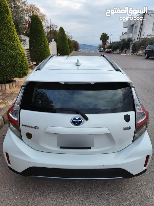 تويوتا بريوس سي 2018  للبيع    TOYOTA   PRIUS C 2018 for Sale   موديل 2018   ترخيص جديد لغاية 2/2026