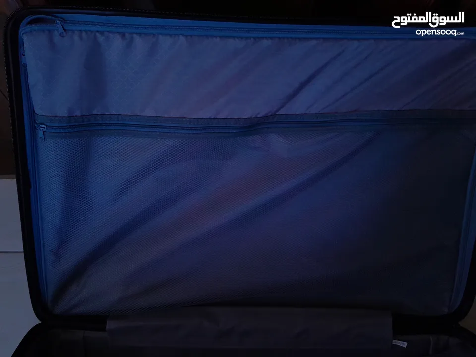 حقيبة سفر فخمة جديدة لون اسود حجم كبير
