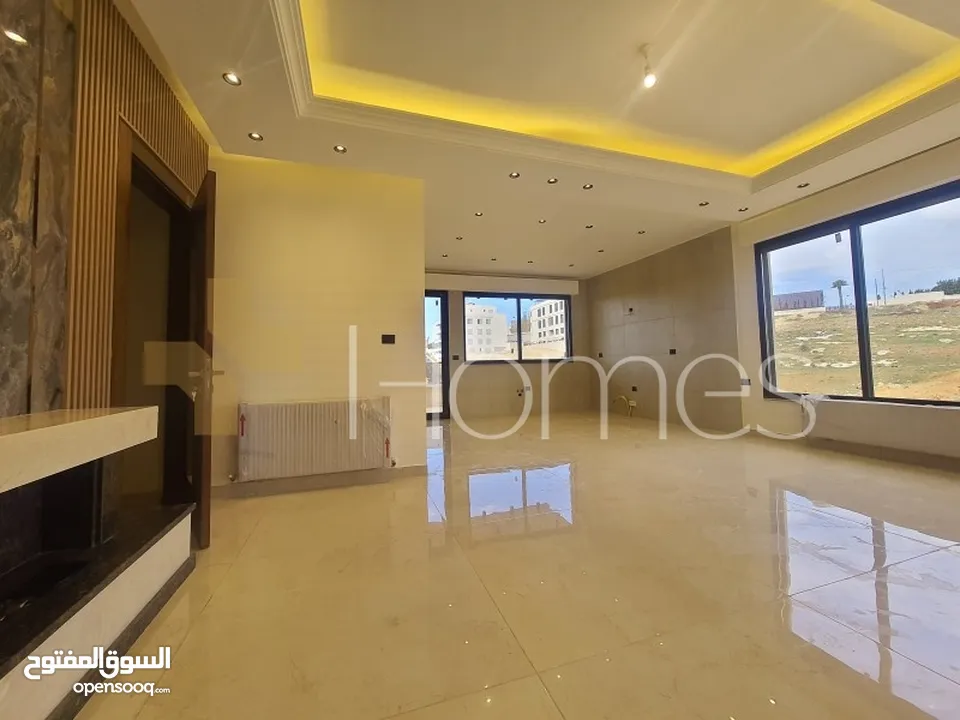 شقة طابق اول للبيع في رجم عميش بمساحة بناء 193م