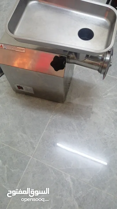 Meat mincer just same like new use only 6 monts