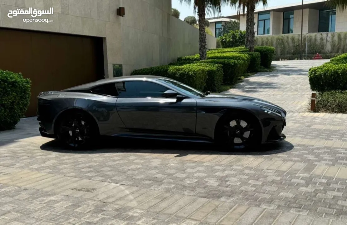 2019 Aston Martin DBS Superleggera