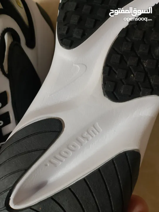 حذاء NIKE ZO AIR اصلي وارد اروبي وكاله لساته جديد غير مستخدم
