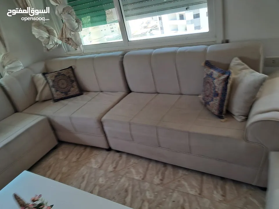 كورنر للبيع