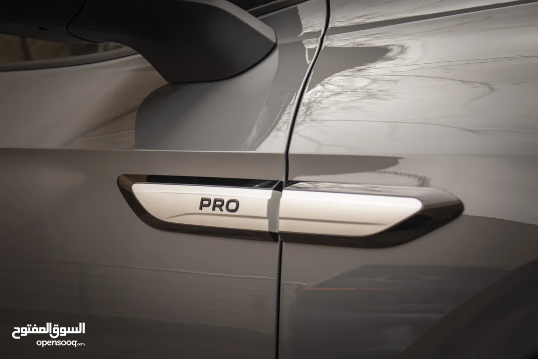 VW ID.4 CROZZ PRO 2024 PIANO BLACK