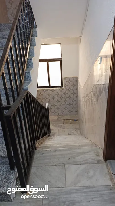 عمارة طابقية مميزة جداً للبيع عبارة 4 طوابق / القويسمة