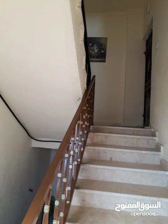 عماره 3 طوابق للبيع /ماركا الشماليه