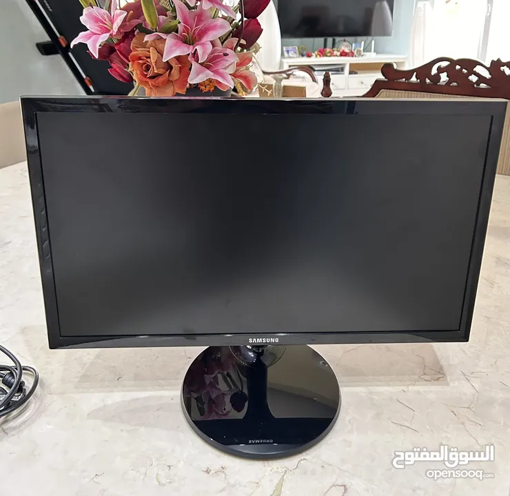 Samsung LED monitor 22 inches - شاشة سامسونج ال اي دي 22 بوصة