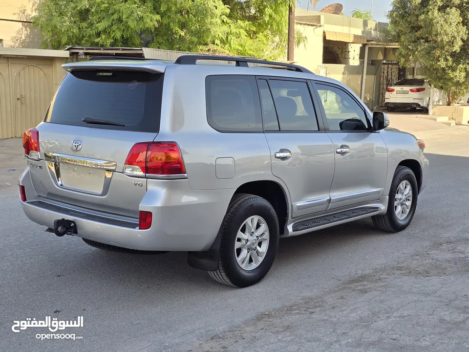 Land cruiser GXR V6 GCC 2012 Price 88,000 AED