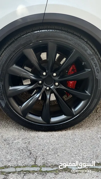 Tesla performance 2019  Sport 700 hp  0-100 km in 2 seconds  For sell 36500 قابل للتفاوض