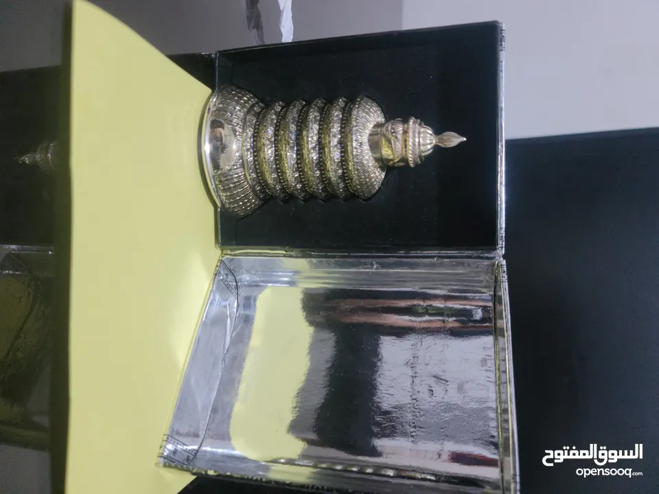 عطر قصه.  وعطر كشخه من العربيه للعود