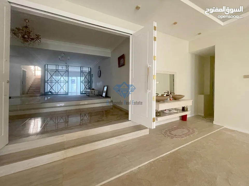#REF1040    4BR+Maidroom Villa available for Rent in Madinat al Ilam